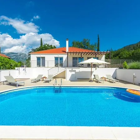 Villa Mihatovici Sleeps 6 Pool Air Con Wifi Gruda