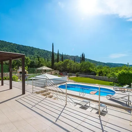 Villa Mihatovici Sleeps 6 Pool Air Con Wifi